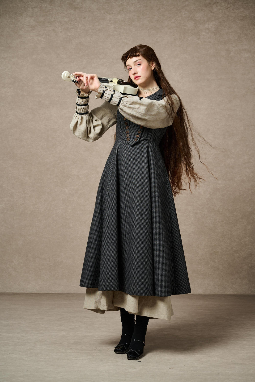 Helen 17| Vintage wool dress Linennaive Helen 17| Vintage wool dress Linennaive