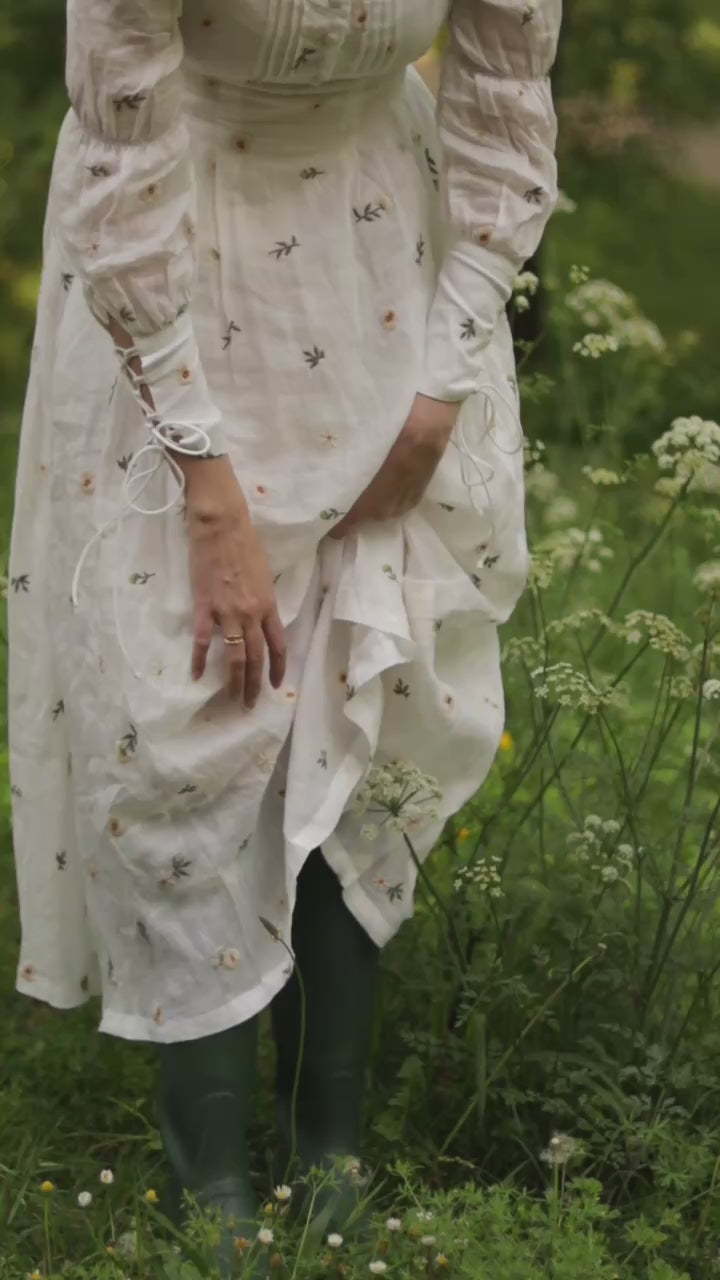 PHOENIX 24 | REGENCY LACE-UP LINEN DRESS