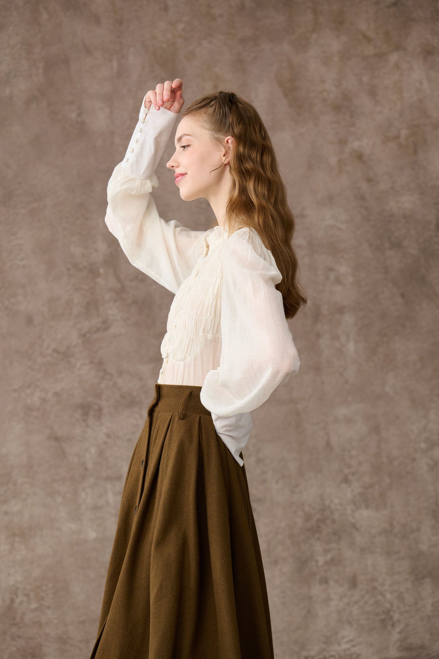 Clove 9 | smocked longsleeved linen blouse