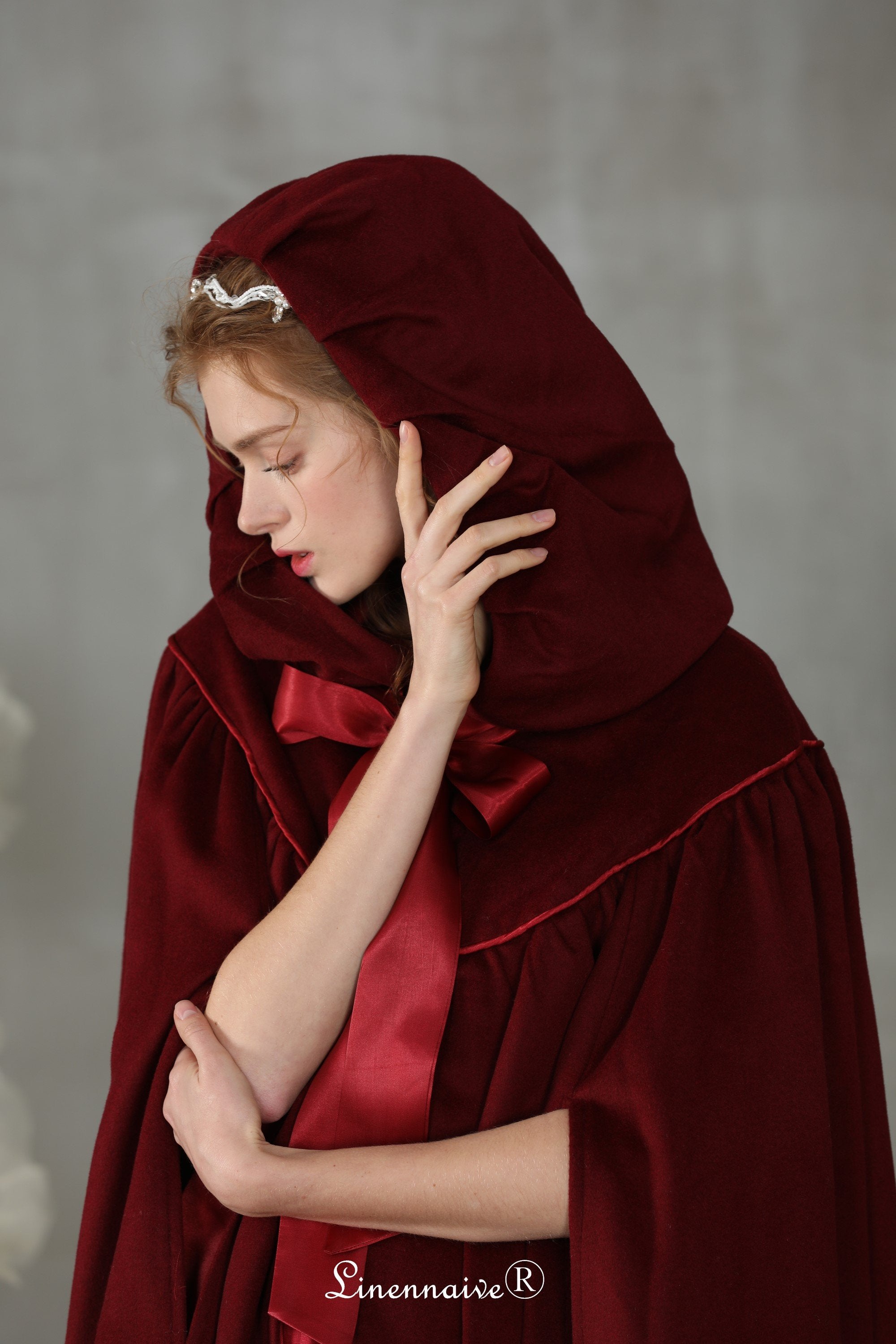 Perfumer 33 | white wool cloak wedding cape – Linennaive