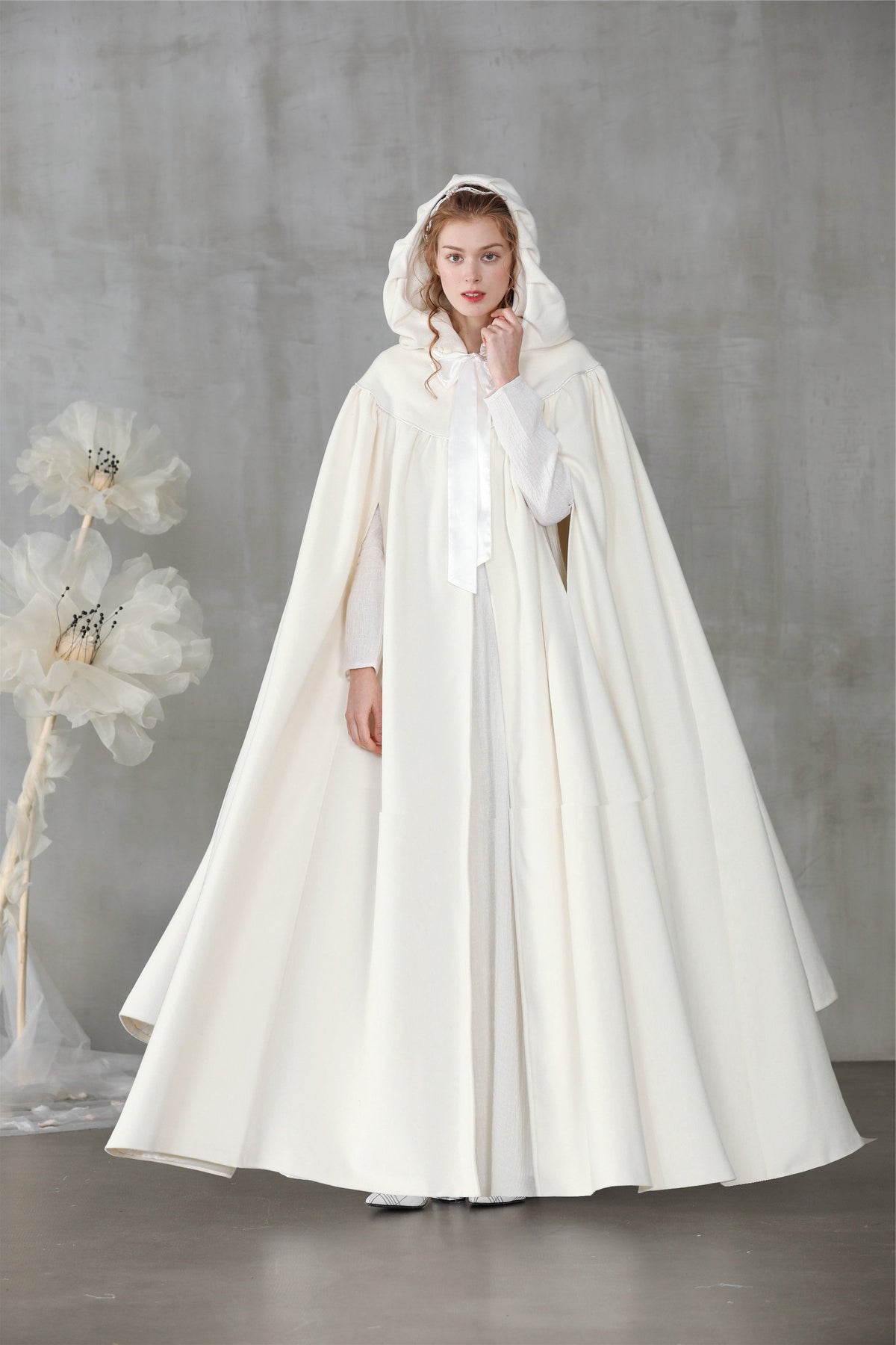Perfumer 33 | white wool cloak wedding cape – Linennaive