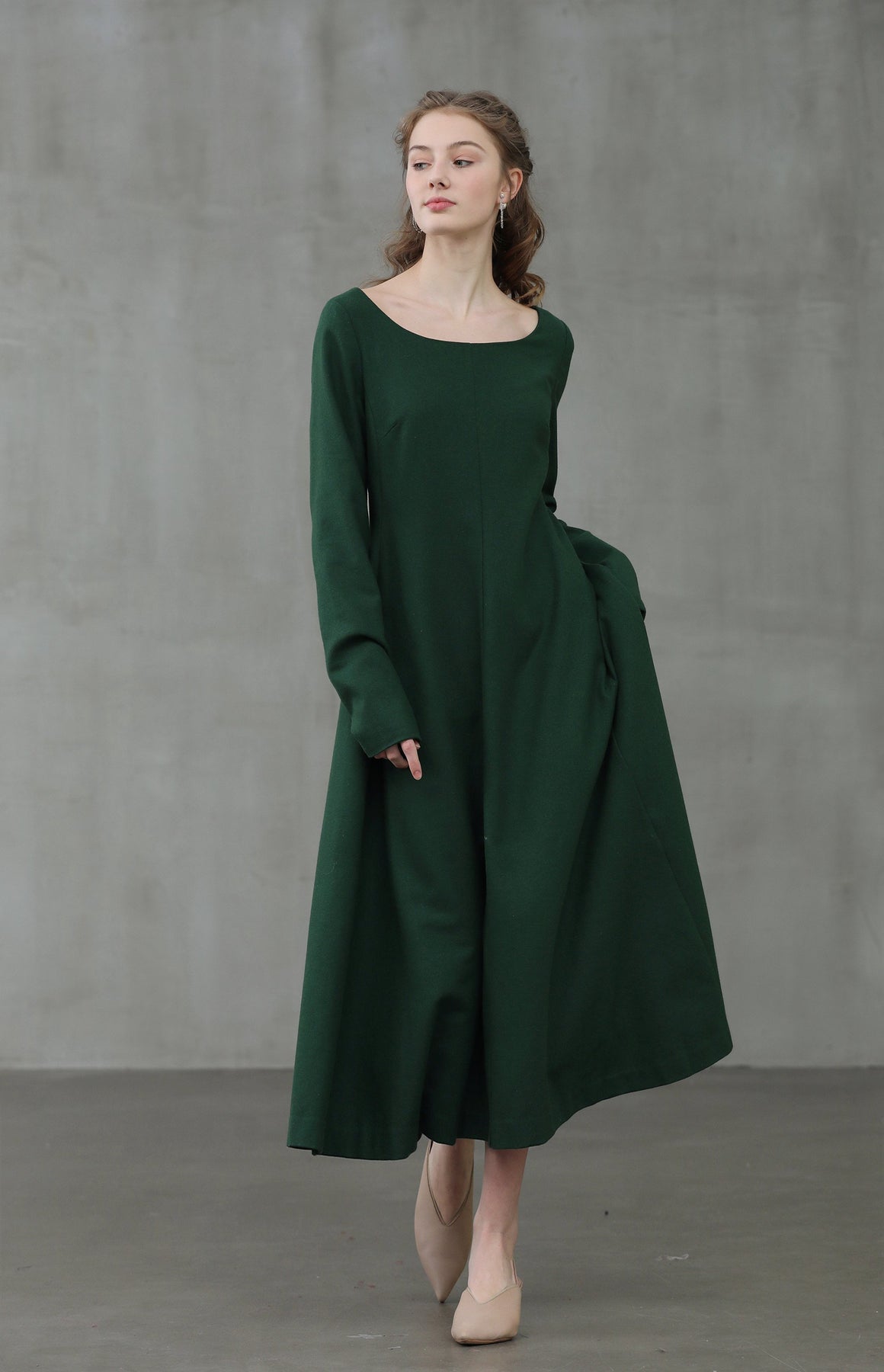 Mistletoe 17 | 100% wool green dress – Linennaive