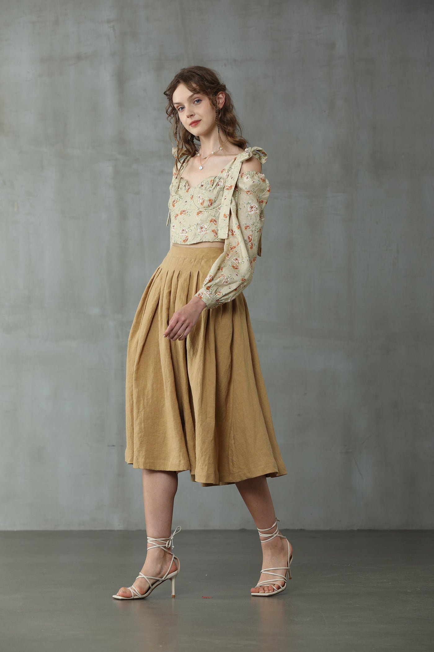Flower Honey 17 | Front-slit linen skirt