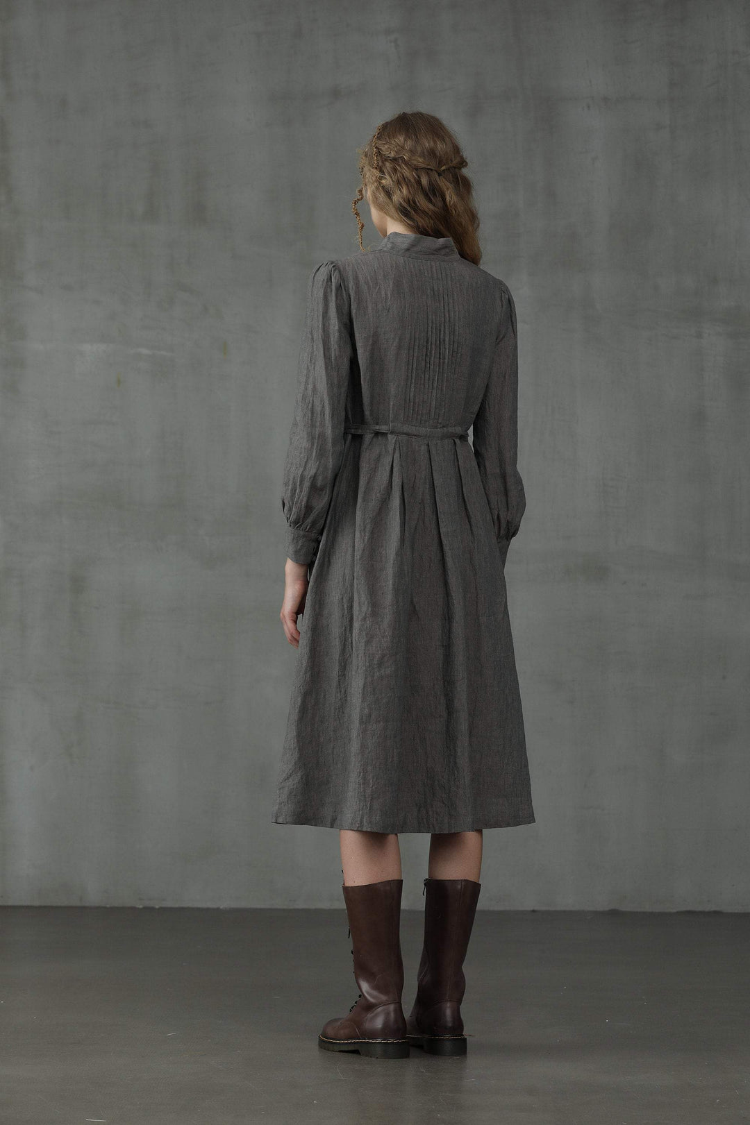 Lady Pearl 17 | Lace-up Linen Dress