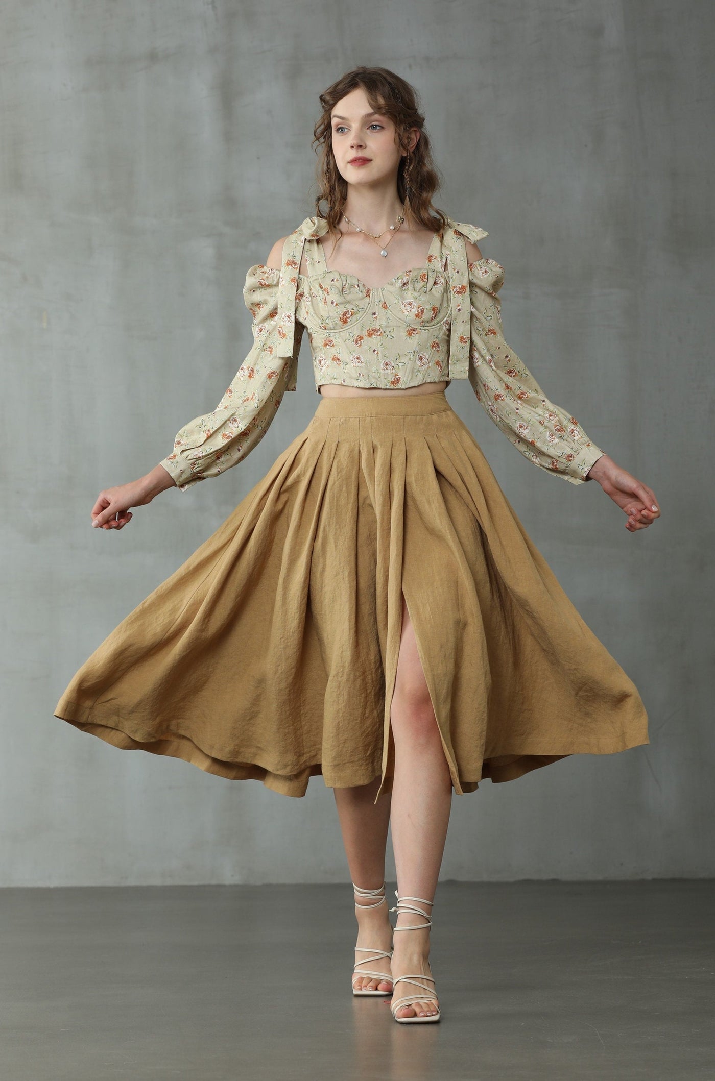 Flower Honey 17 | Front-slit linen skirt