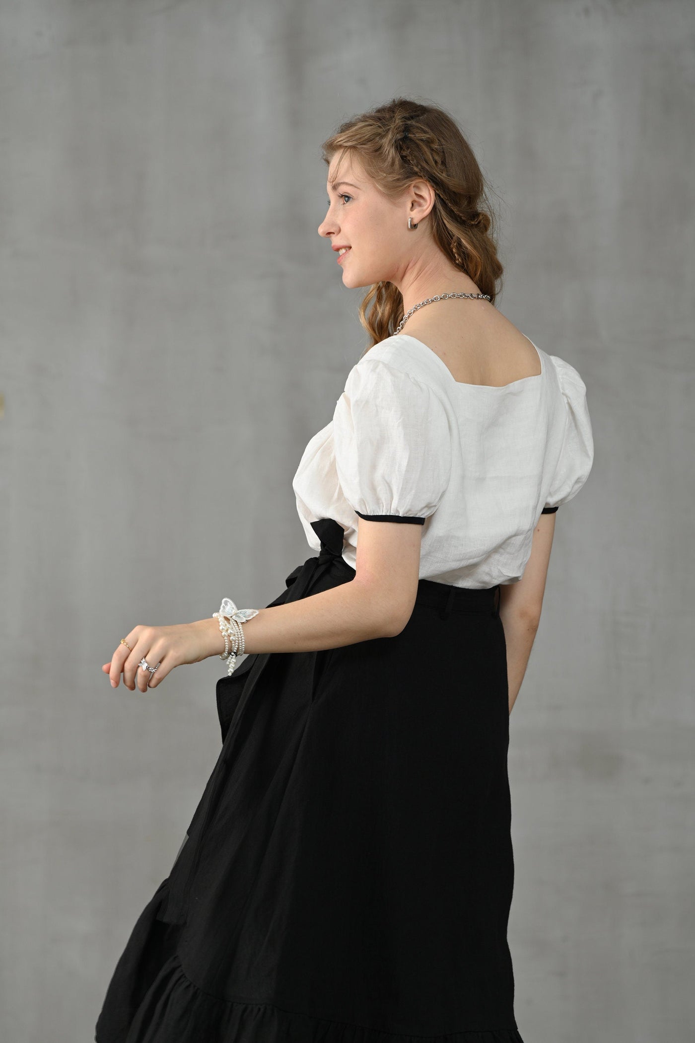 Daisy 33 | 100% linen blouse in white