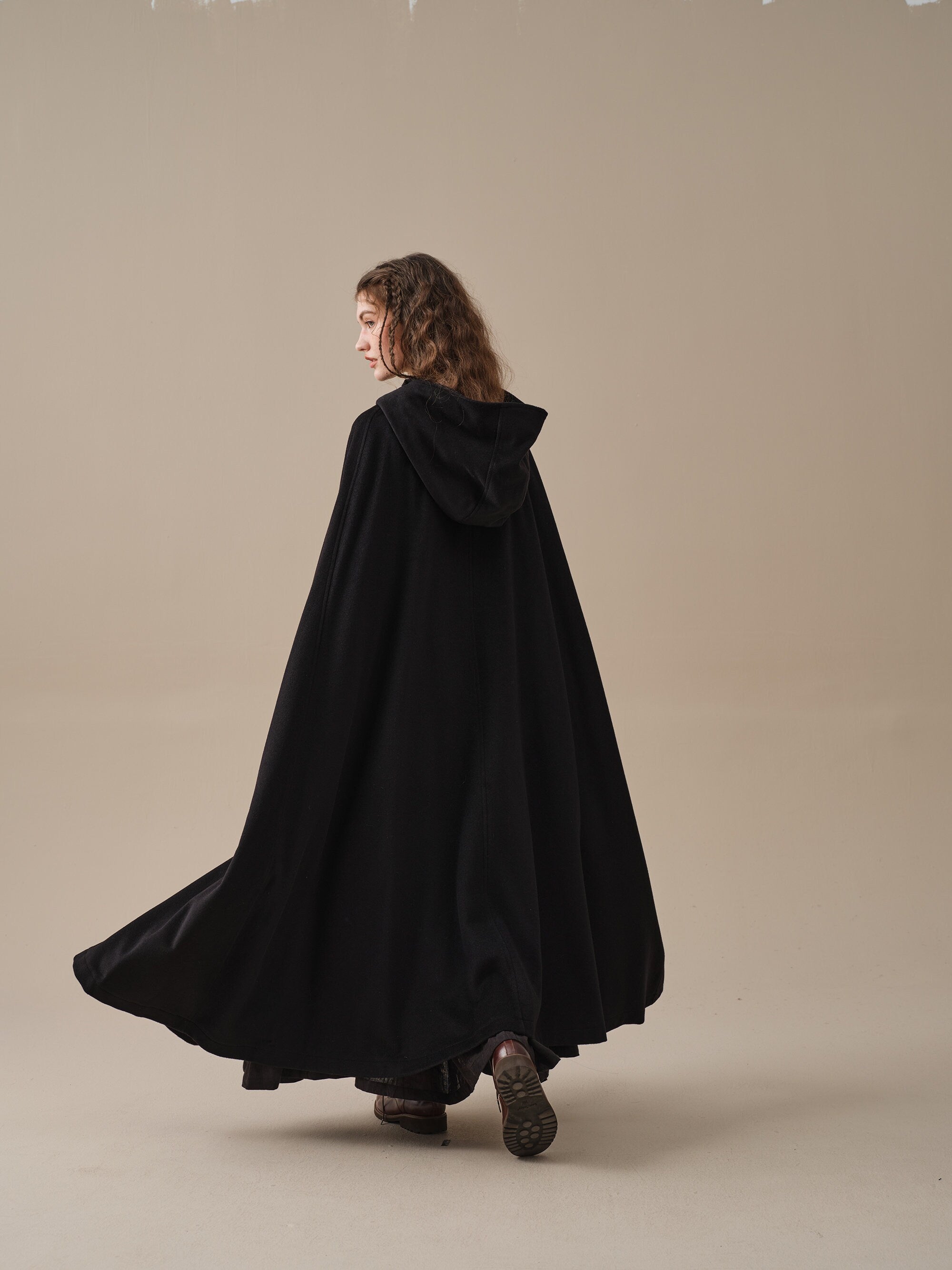 ARIEL 14 | HOODED WOOL CLOAK COAT – Linennaive