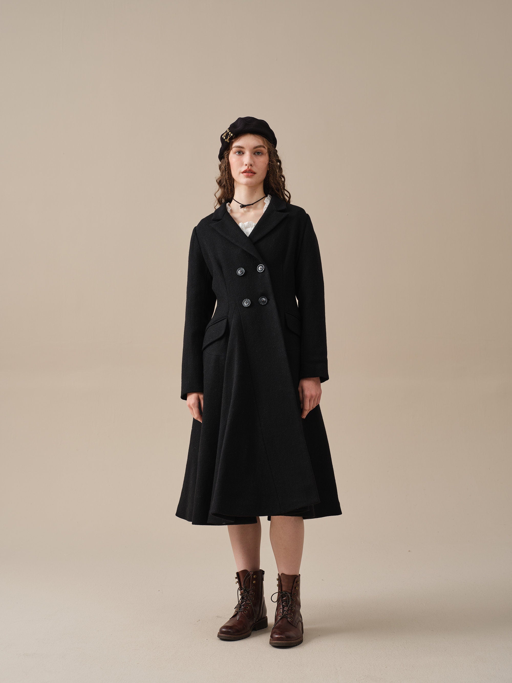 The Roman Holiday 17 | 100% wool classic coat – Linennaive