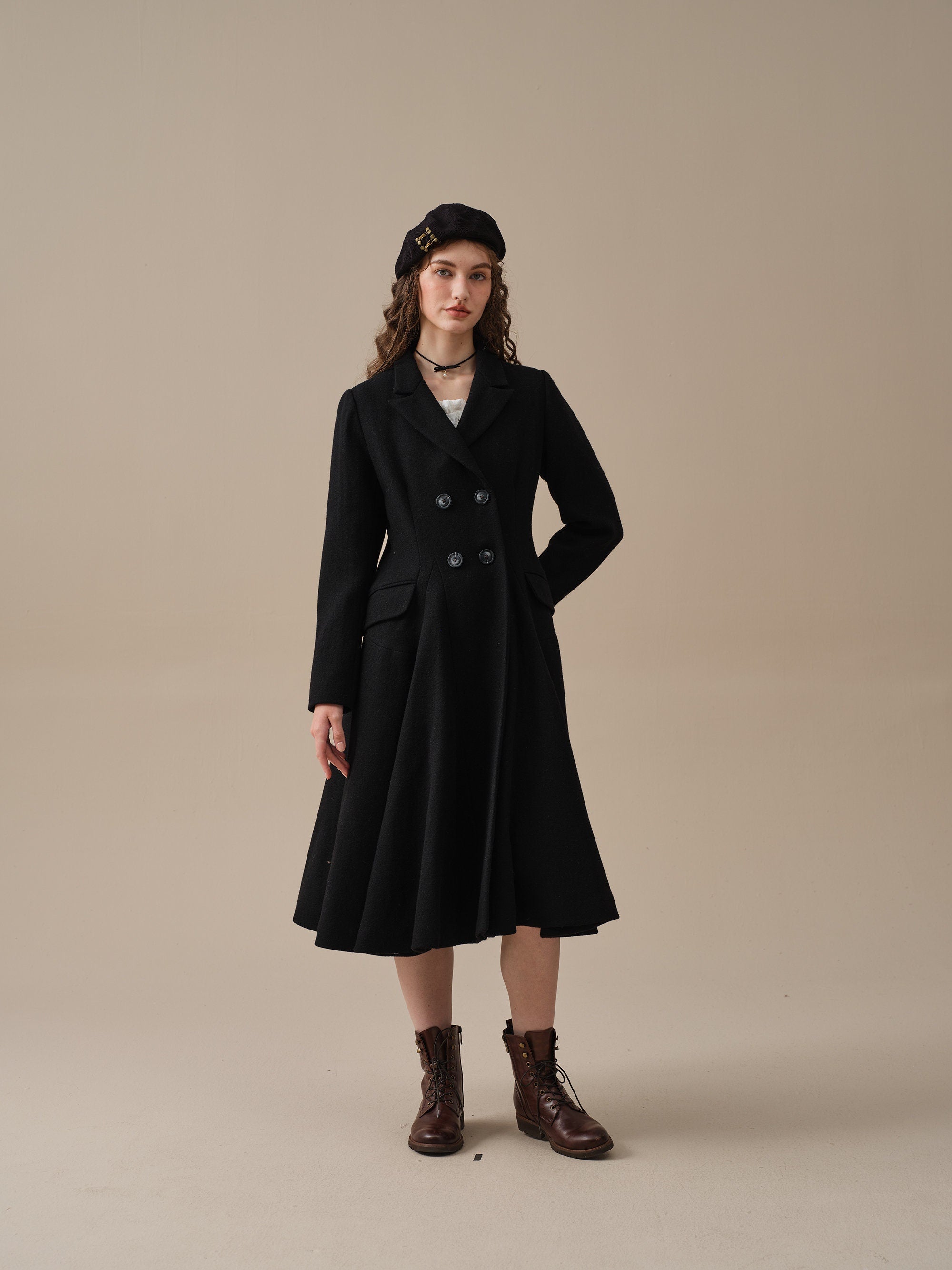 The Roman Holiday 17 | 100% wool classic coat – Linennaive