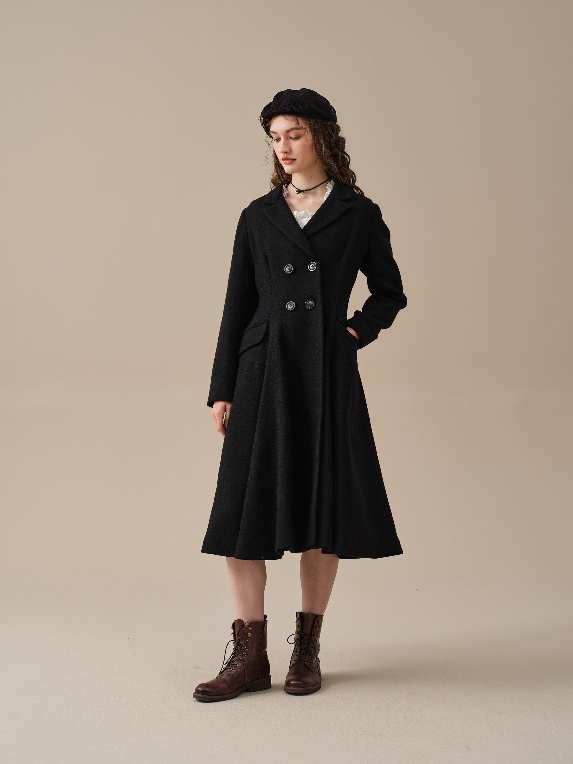 The Roman Holiday 17 | 100% wool classic coat – Linennaive