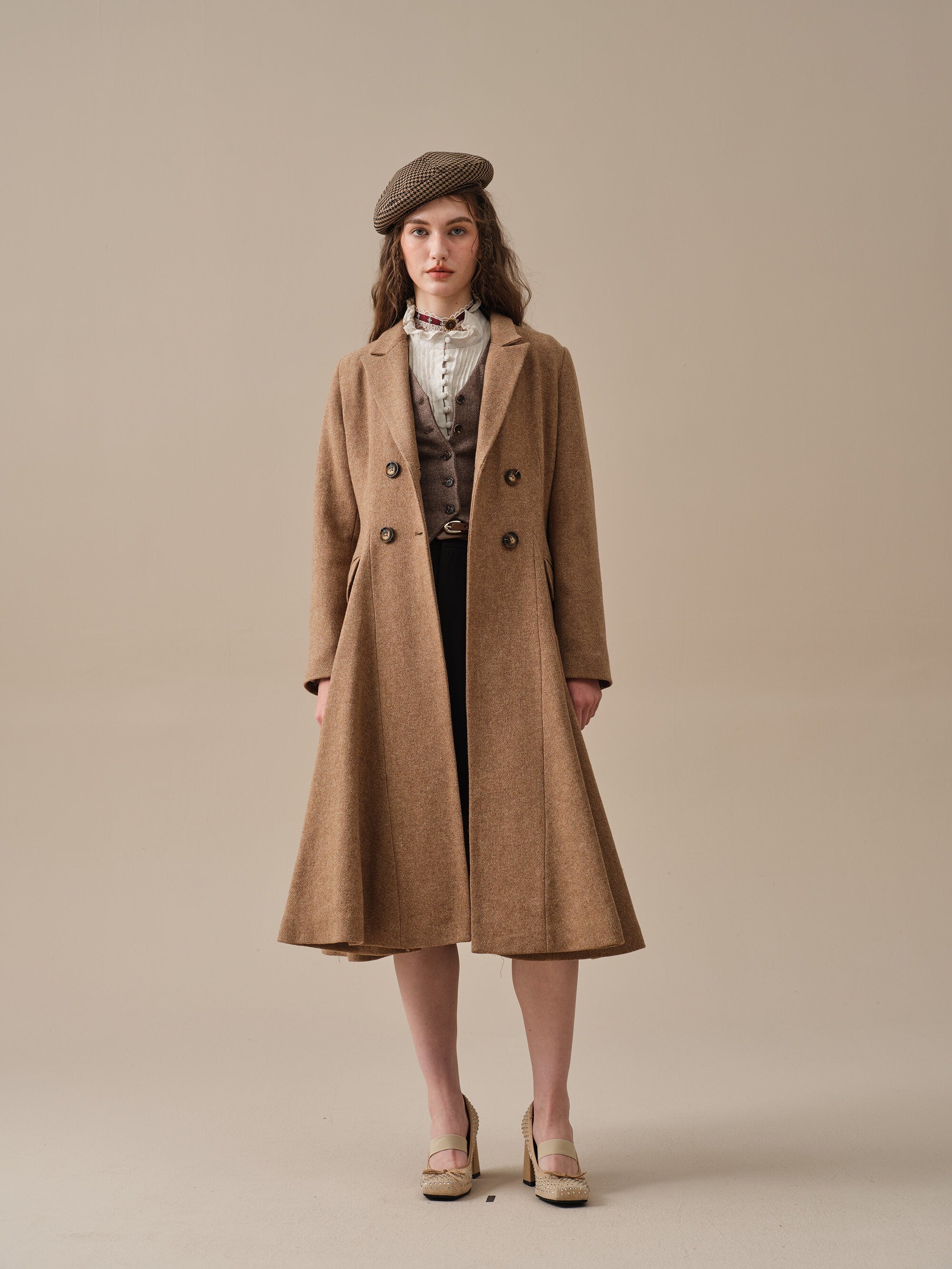 The Roman Holiday 17 | 100% wool classic coat – Linennaive
