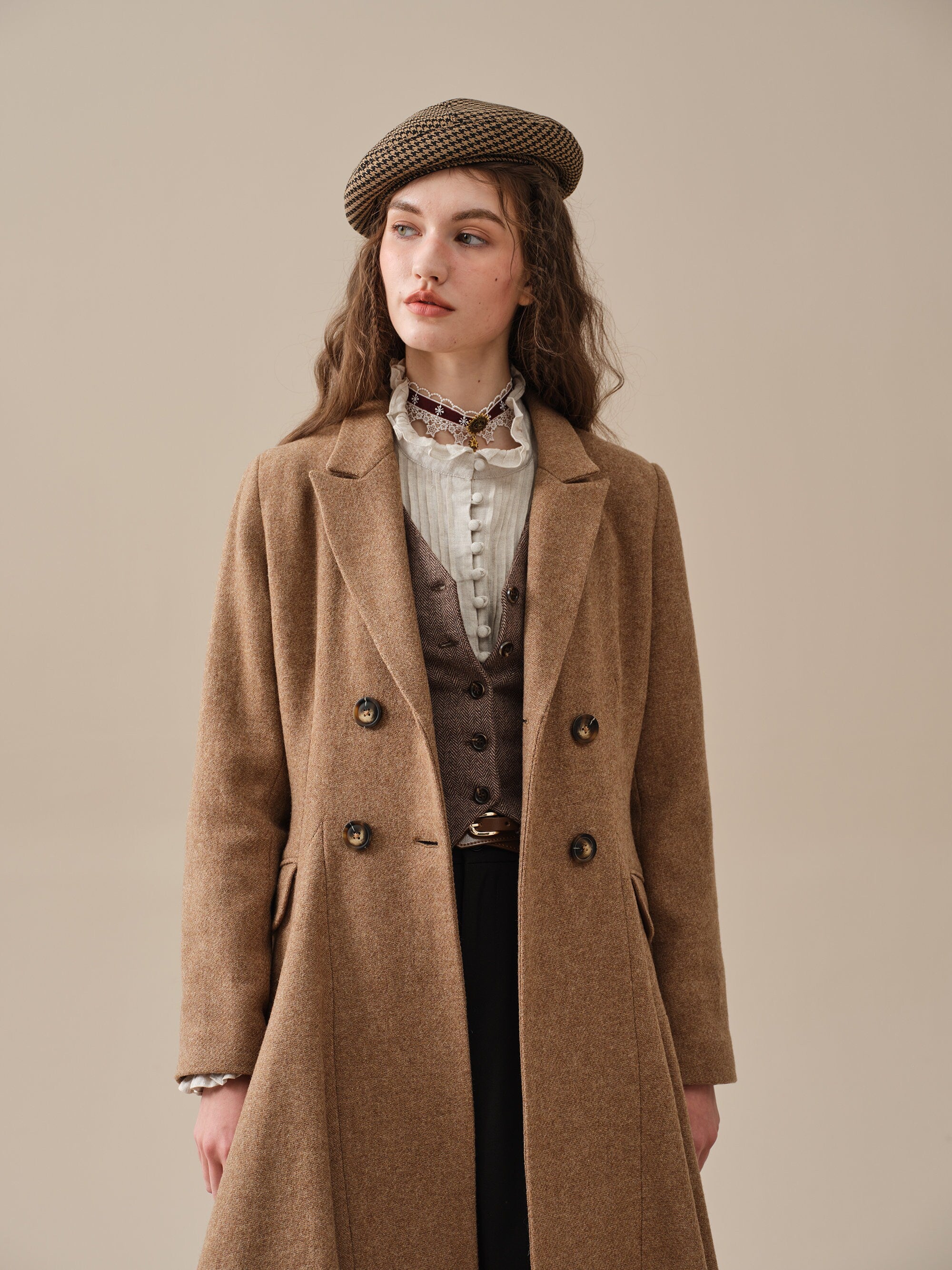 The Roman Holiday 17 | 100% wool classic coat – Linennaive
