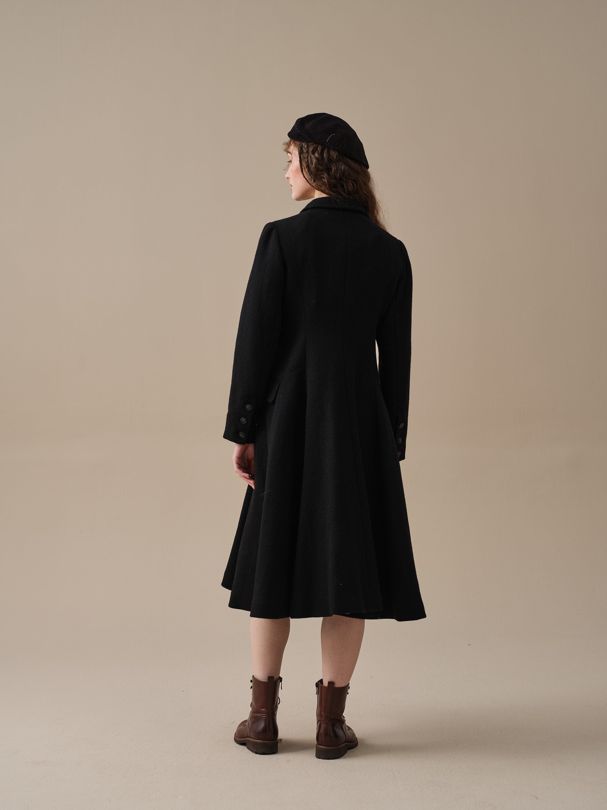 The Roman Holiday 17 | 100% wool classic coat – Linennaive