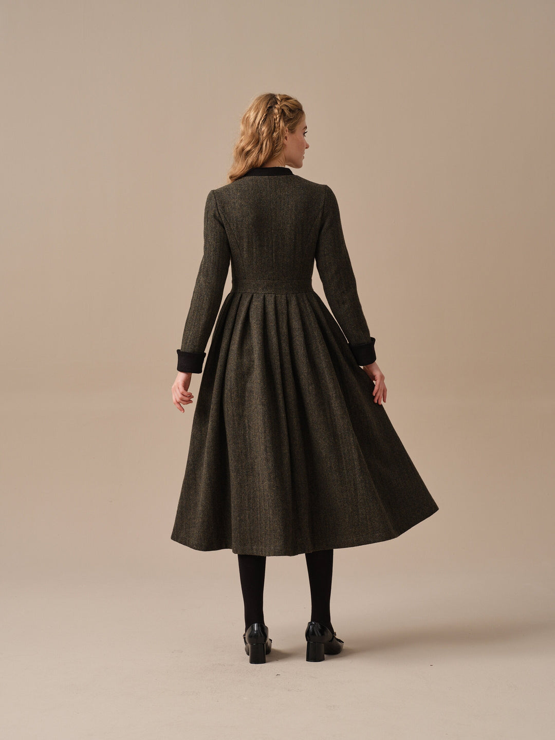 Willow 27 | green wool dress Linennaive Willow 27 | green wool dress Linennaive